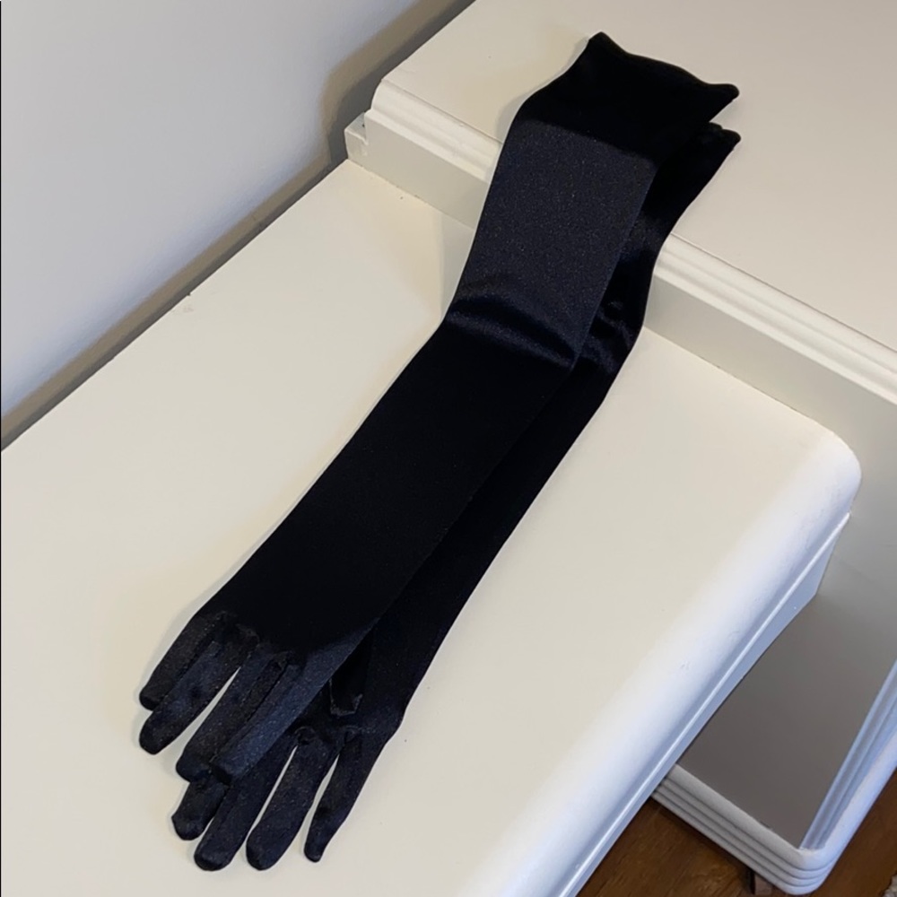 Long elbow satin gloves